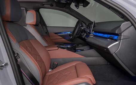 BMW 5 серия, 2025 год, 10 800 000 рублей, 25 фотография