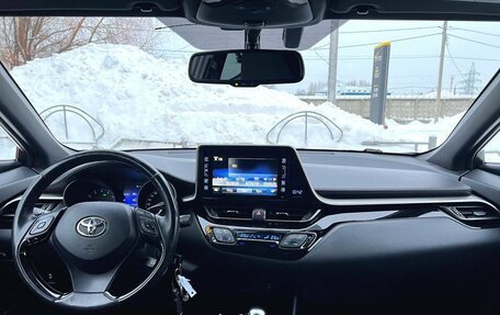 Toyota C-HR I рестайлинг, 2018 год, 2 080 000 рублей, 18 фотография