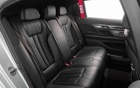 BMW 7 серия, 2018 год, 4 240 000 рублей, 10 фотография