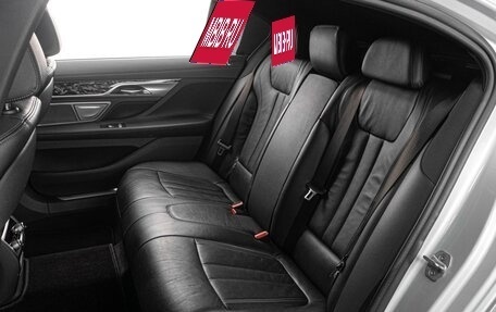 BMW 7 серия, 2018 год, 4 240 000 рублей, 12 фотография