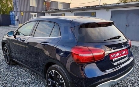 Mercedes-Benz GLA, 2017 год, 2 970 000 рублей, 3 фотография