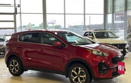 KIA Sportage IV рестайлинг, 2020 год, 2 389 000 рублей, 2 фотография