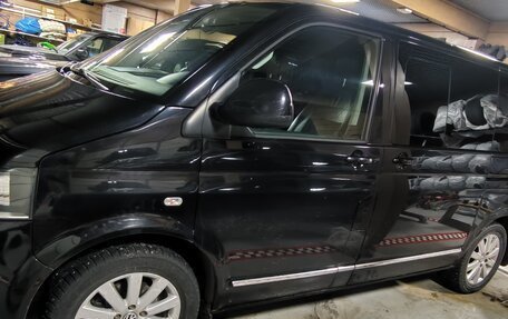 Volkswagen Multivan T5, 2011 год, 2 000 000 рублей, 3 фотография