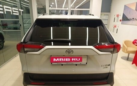 Toyota RAV4, 2023 год, 4 200 000 рублей, 5 фотография