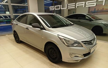 Hyundai Solaris II рестайлинг, 2016 год, 950 000 рублей, 3 фотография