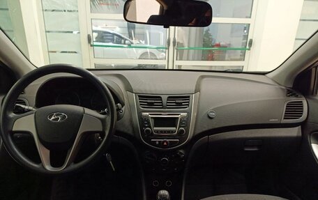 Hyundai Solaris II рестайлинг, 2016 год, 950 000 рублей, 11 фотография