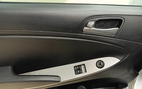 Hyundai Solaris II рестайлинг, 2016 год, 950 000 рублей, 16 фотография