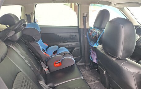 Mitsubishi Outlander III рестайлинг 3, 2014 год, 1 350 000 рублей, 7 фотография