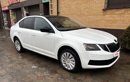 Skoda Octavia, 2019 год, 1 350 000 рублей, 3 фотография