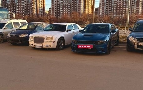 Chrysler 300C II, 2006 год, 1 200 000 рублей, 7 фотография