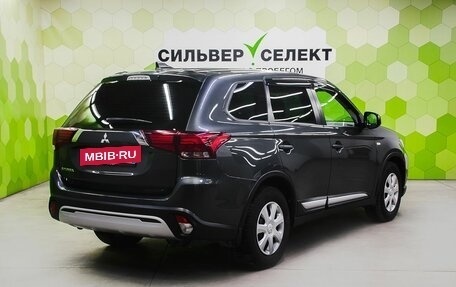 Mitsubishi Outlander III рестайлинг 3, 2020 год, 2 450 000 рублей, 2 фотография