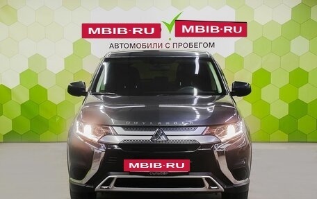 Mitsubishi Outlander III рестайлинг 3, 2020 год, 2 450 000 рублей, 3 фотография