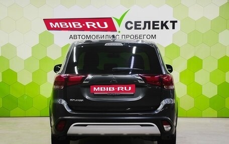 Mitsubishi Outlander III рестайлинг 3, 2020 год, 2 450 000 рублей, 4 фотография
