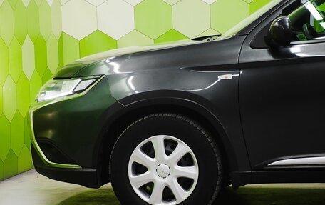 Mitsubishi Outlander III рестайлинг 3, 2020 год, 2 450 000 рублей, 9 фотография