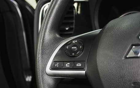 Mitsubishi Outlander III рестайлинг 3, 2020 год, 2 450 000 рублей, 17 фотография