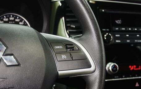 Mitsubishi Outlander III рестайлинг 3, 2020 год, 2 450 000 рублей, 18 фотография