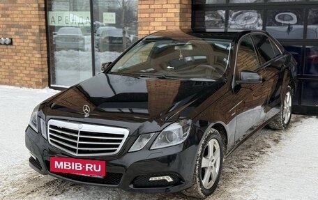 Mercedes-Benz E-Класс, 2011 год, 970 000 рублей, 2 фотография