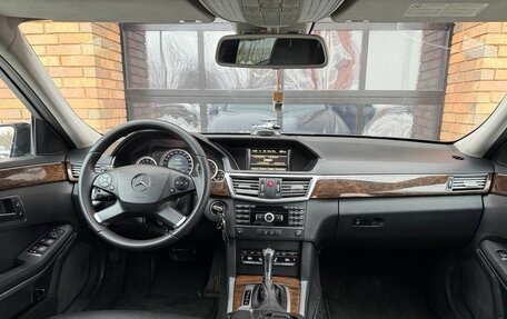 Mercedes-Benz E-Класс, 2011 год, 970 000 рублей, 9 фотография