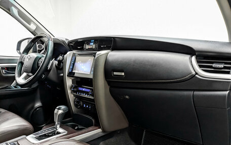 Toyota Fortuner II, 2018 год, 3 280 000 рублей, 11 фотография