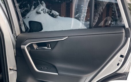 Toyota RAV4, 2020 год, 4 590 000 рублей, 28 фотография