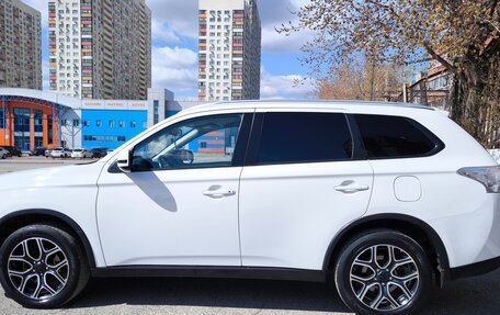 Mitsubishi Outlander III рестайлинг 3, 2014 год, 1 649 000 рублей, 7 фотография