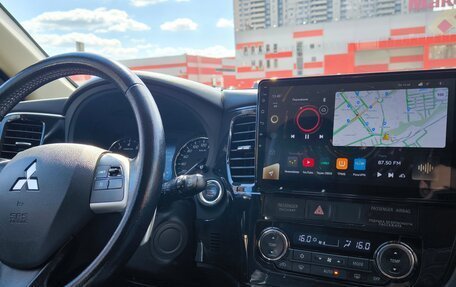 Mitsubishi Outlander III рестайлинг 3, 2014 год, 1 649 000 рублей, 15 фотография