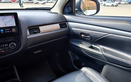 Mitsubishi Outlander III рестайлинг 3, 2014 год, 1 649 000 рублей, 17 фотография