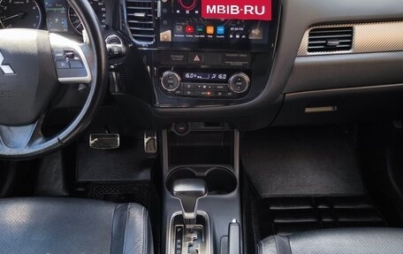 Mitsubishi Outlander III рестайлинг 3, 2014 год, 1 649 000 рублей, 16 фотография