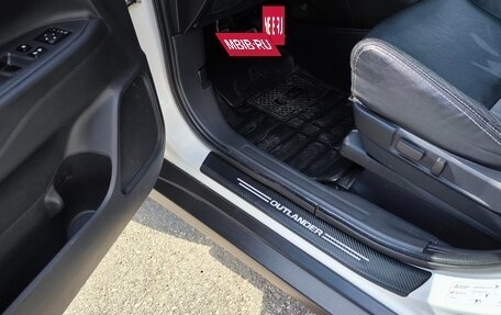 Mitsubishi Outlander III рестайлинг 3, 2014 год, 1 649 000 рублей, 19 фотография