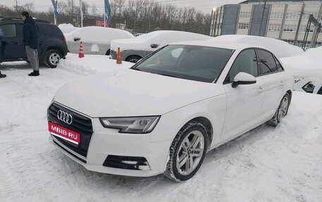 Audi A4, 2019 год, 1 950 000 рублей, 1 фотография