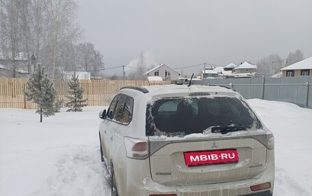 Mitsubishi Outlander III рестайлинг 3, 2014 год, 1 400 000 рублей, 1 фотография