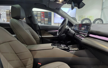 BMW 5 серия, 2025 год, 8 600 000 рублей, 13 фотография