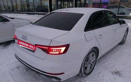 Audi A4, 2019 год, 1 950 000 рублей, 3 фотография