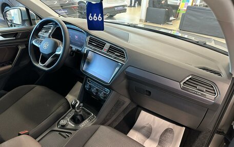 Volkswagen Tiguan II, 2019 год, 2 629 000 рублей, 13 фотография