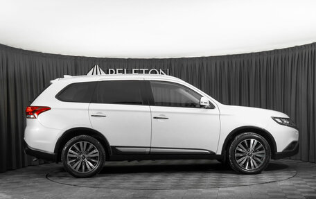 Mitsubishi Outlander III рестайлинг 3, 2021 год, 2 840 000 рублей, 8 фотография