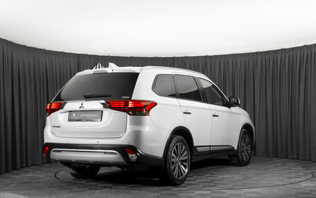Mitsubishi Outlander III рестайлинг 3, 2021 год, 2 840 000 рублей, 5 фотография