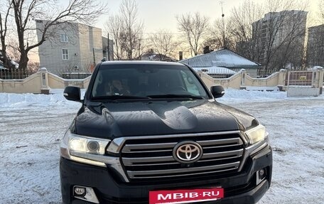 Toyota Land Cruiser 200, 2017 год, 5 500 000 рублей, 2 фотография