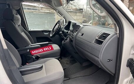 Volkswagen Caravelle T5, 2013 год, 1 750 000 рублей, 9 фотография