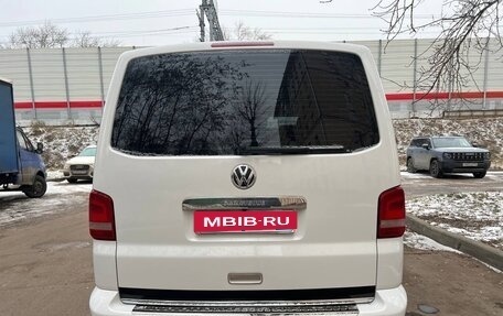 Volkswagen Caravelle T5, 2013 год, 1 750 000 рублей, 5 фотография