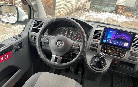 Volkswagen Caravelle T5, 2013 год, 1 750 000 рублей, 10 фотография
