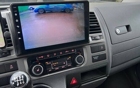 Volkswagen Caravelle T5, 2013 год, 1 750 000 рублей, 23 фотография