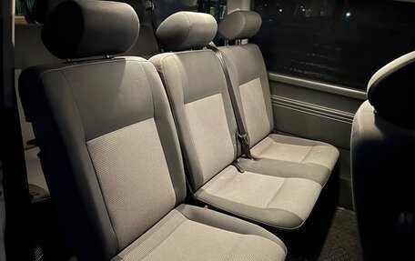 Volkswagen Caravelle T5, 2013 год, 1 750 000 рублей, 38 фотография