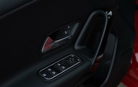 Mercedes-Benz A-Класс, 2018 год, 2 349 050 рублей, 15 фотография