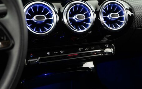 Mercedes-Benz A-Класс, 2018 год, 2 349 050 рублей, 14 фотография