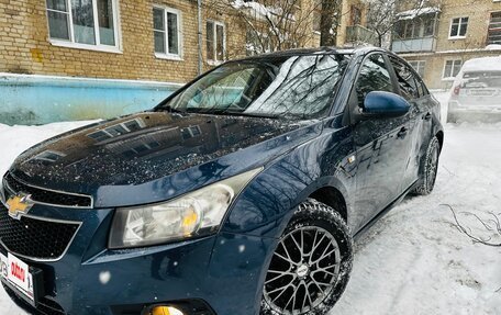Chevrolet Cruze II, 2010 год, 550 000 рублей, 3 фотография