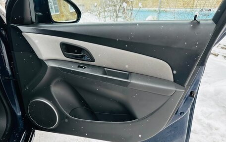 Chevrolet Cruze II, 2010 год, 550 000 рублей, 10 фотография