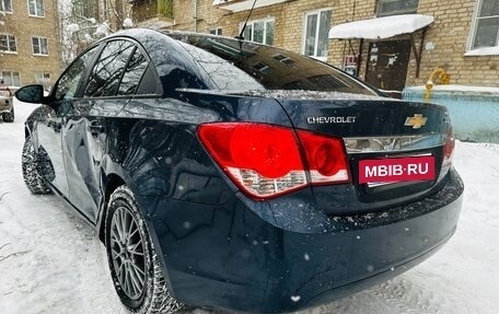 Chevrolet Cruze II, 2010 год, 550 000 рублей, 6 фотография
