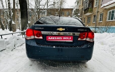 Chevrolet Cruze II, 2010 год, 550 000 рублей, 7 фотография
