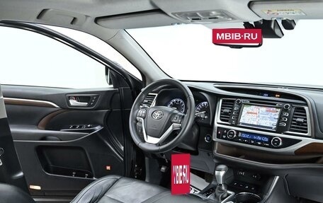 Toyota Highlander III, 2015 год, 2 345 000 рублей, 6 фотография