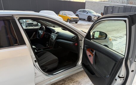 Toyota Camry, 2010 год, 1 180 000 рублей, 4 фотография